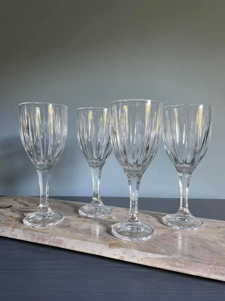 4 Ripple Wine Glasses Image
