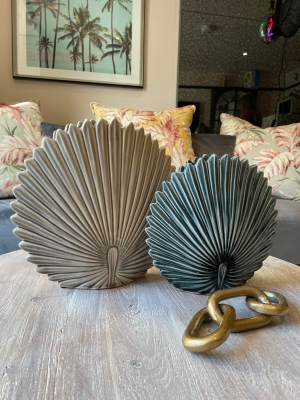 Large Fan Palm Vase Image