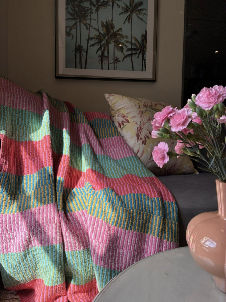 Green Pinky Throw Image