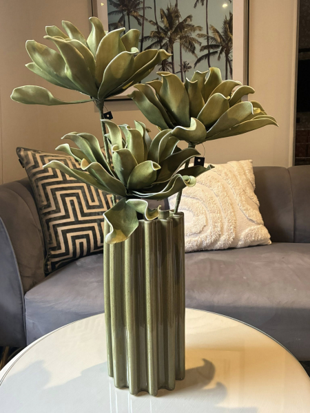 Green Wavey Vase Image